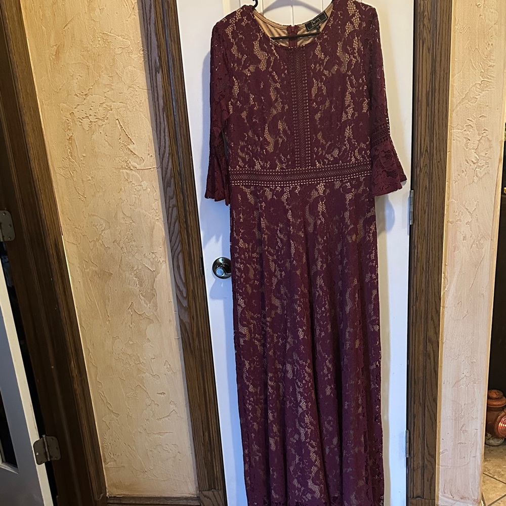 Burgundy lace Maxi Formal Dress